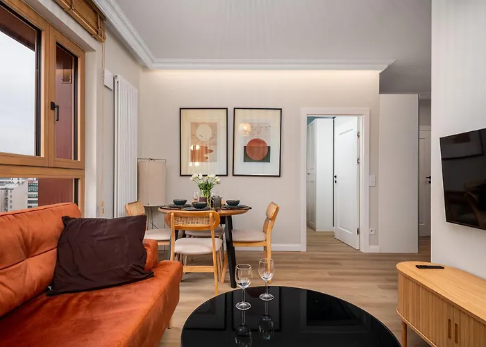 Towarowa Square, Sun & Snow *